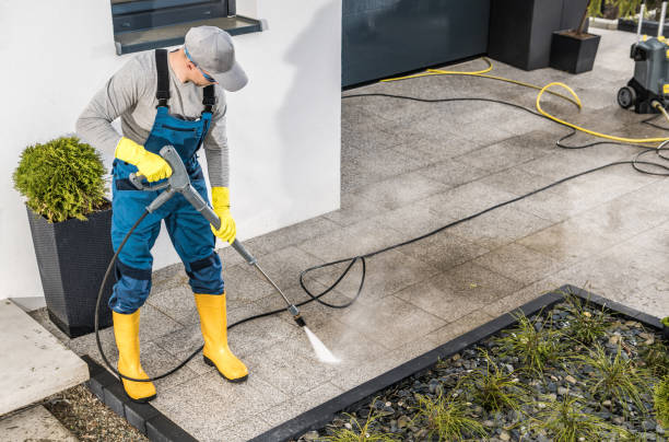 Best Deck Pressure Washing  in Cypress Gardens, FL